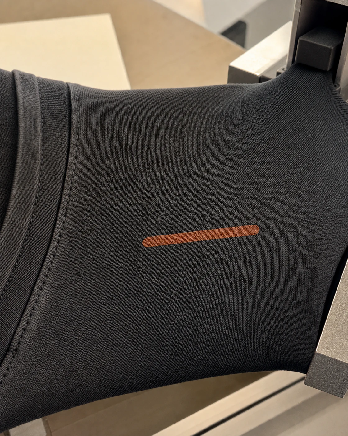 Visual thickness and surface continuity of a matte silicone print during light controlled extension