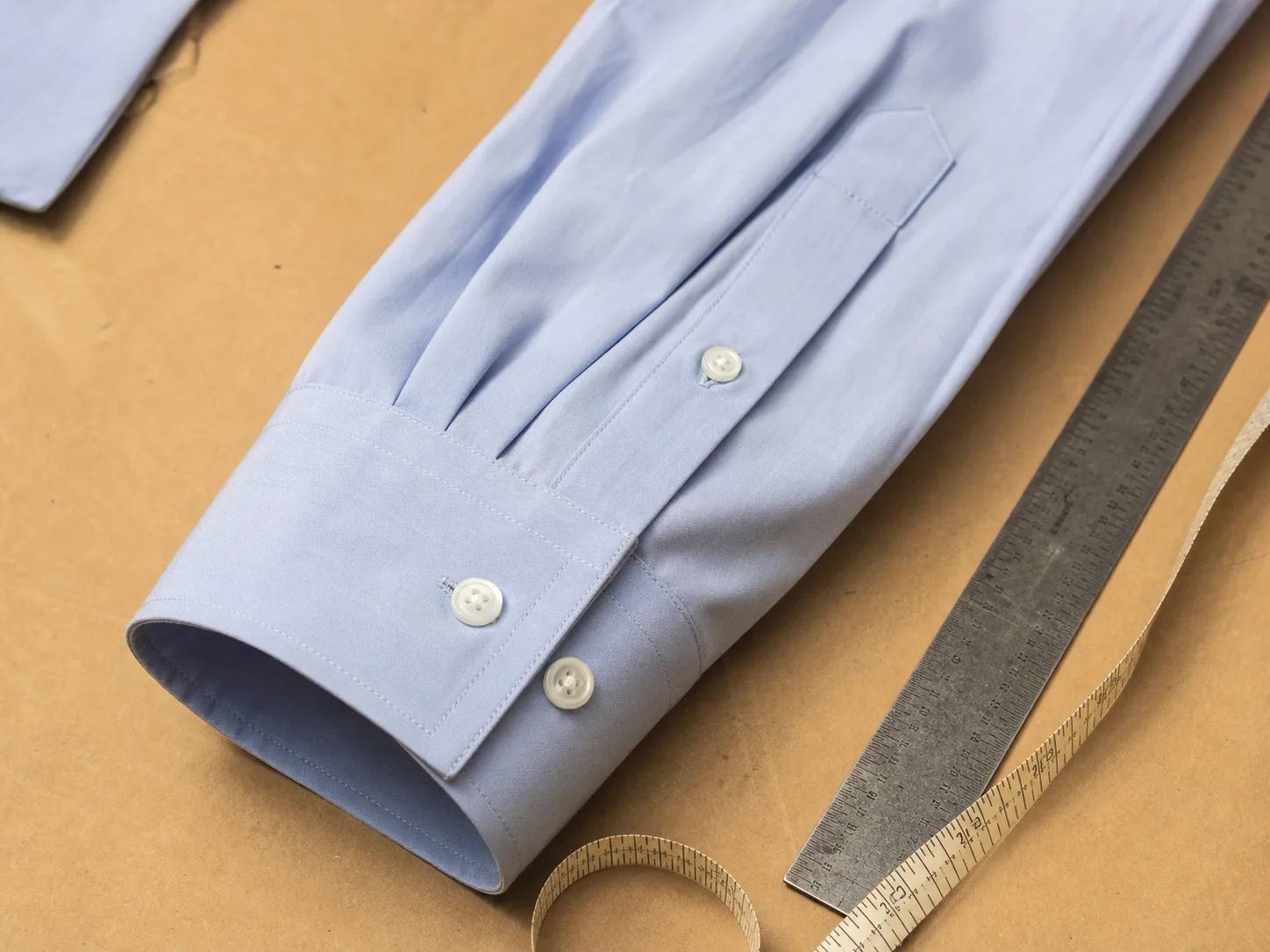 Camisas: cuff and yoke